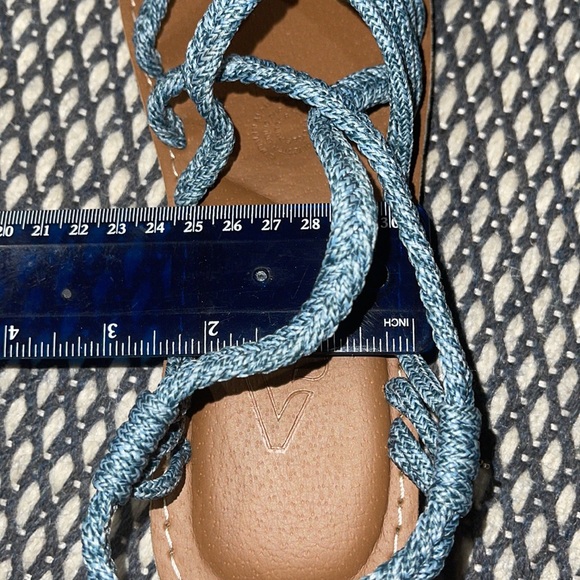 Vines Sandals - Picture 4 of 8